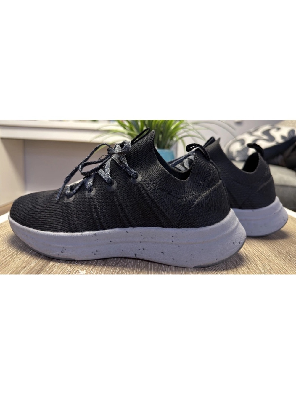 REI Co-op Beyonder Women’s Black Mesh Upper Lightweight Athletic Sneakers US 7.5